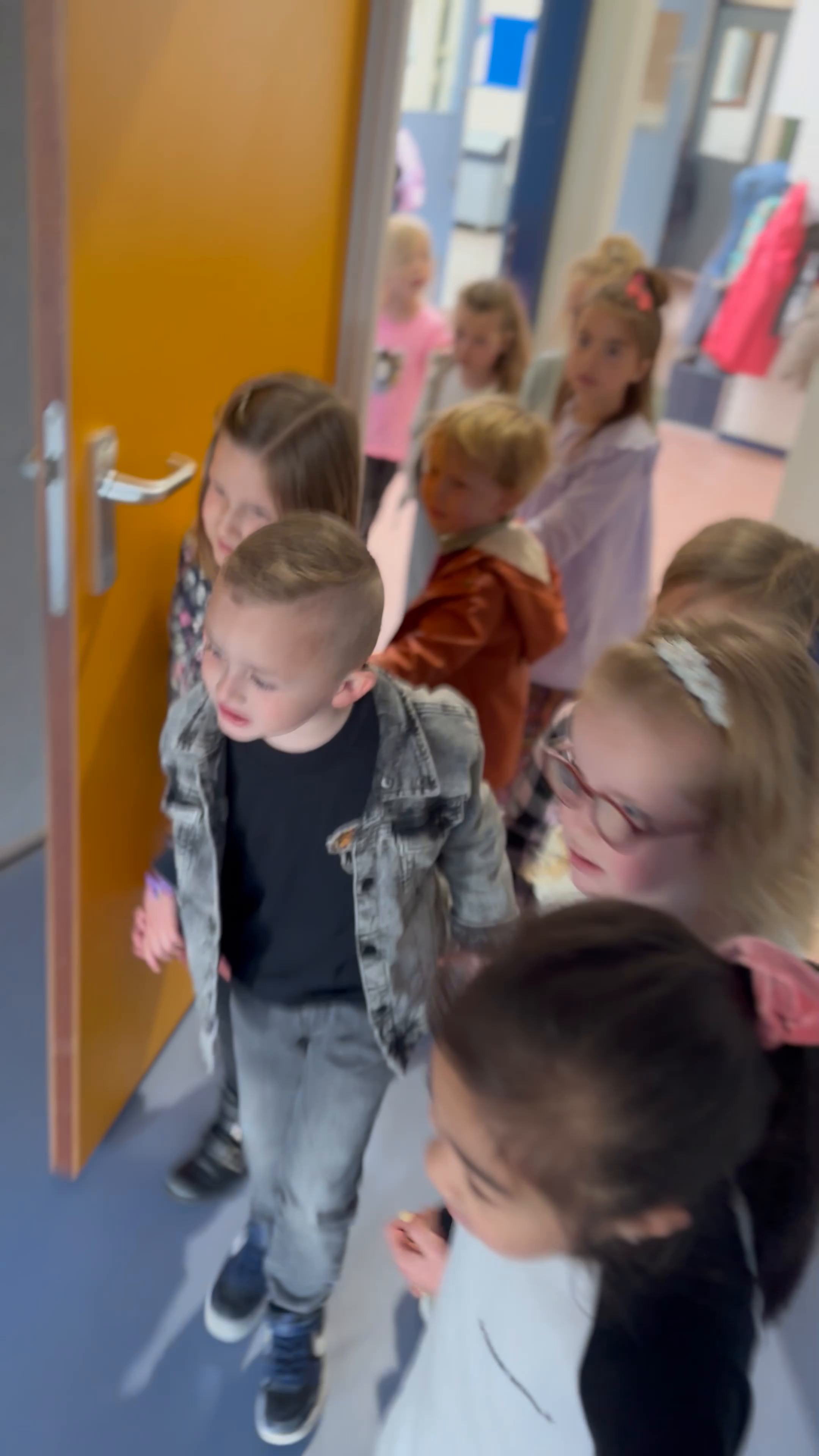 Verstoppertje door de hele school! 