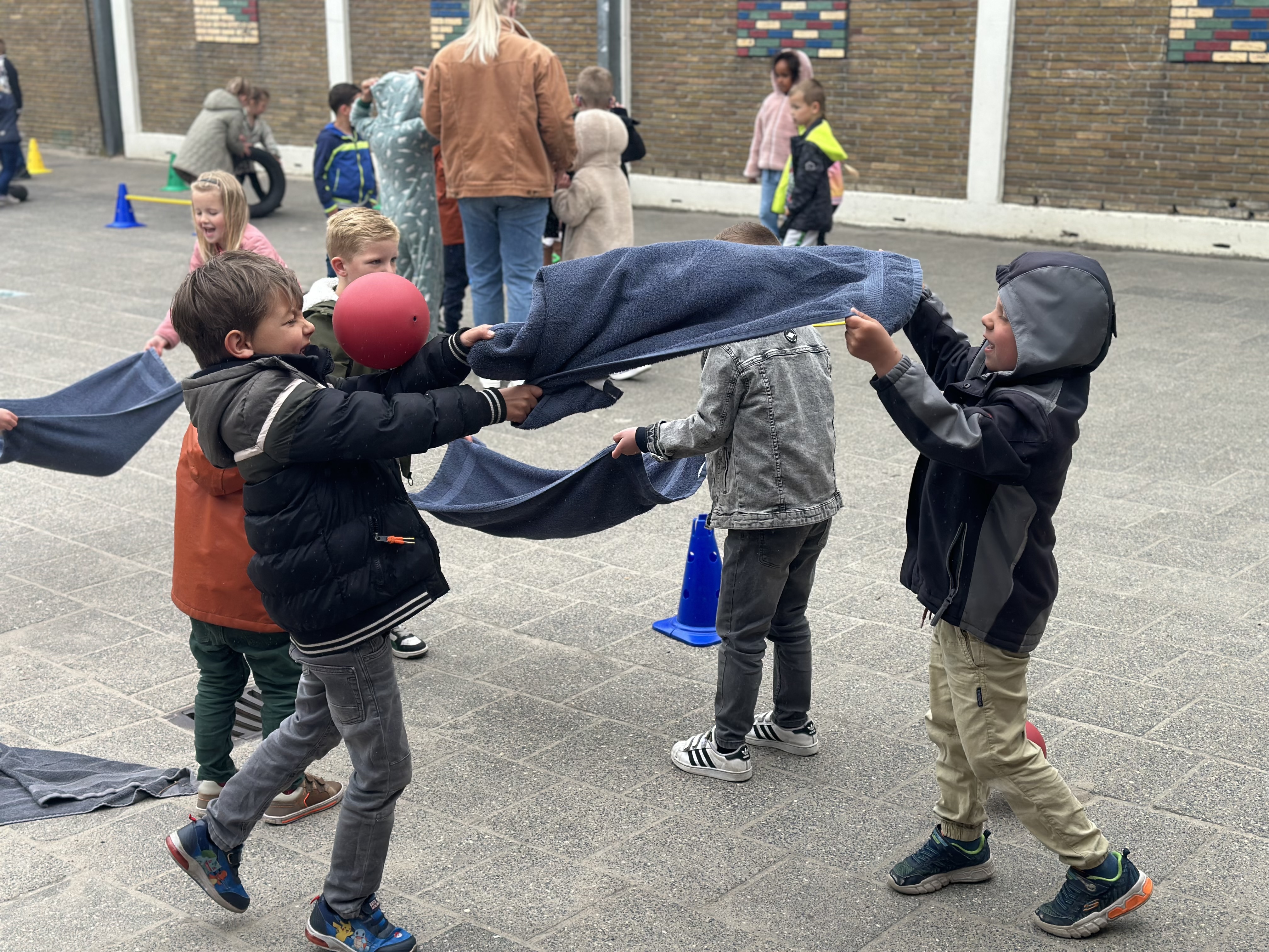 Buiten gymles 🎾⚽️🏀🥎