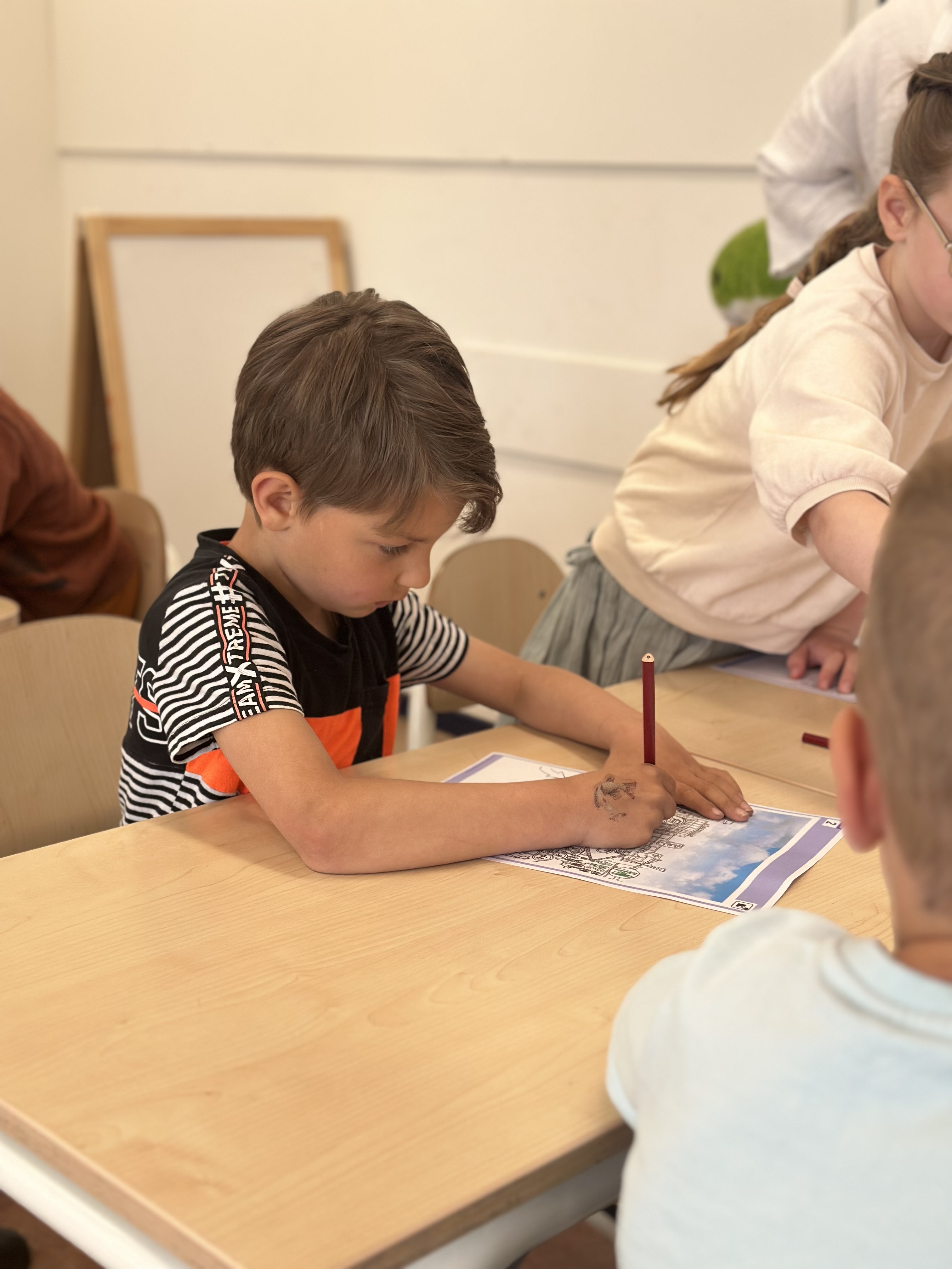 Oefenen in groep 3 ✍️ en spel in onze kledingwinkel 