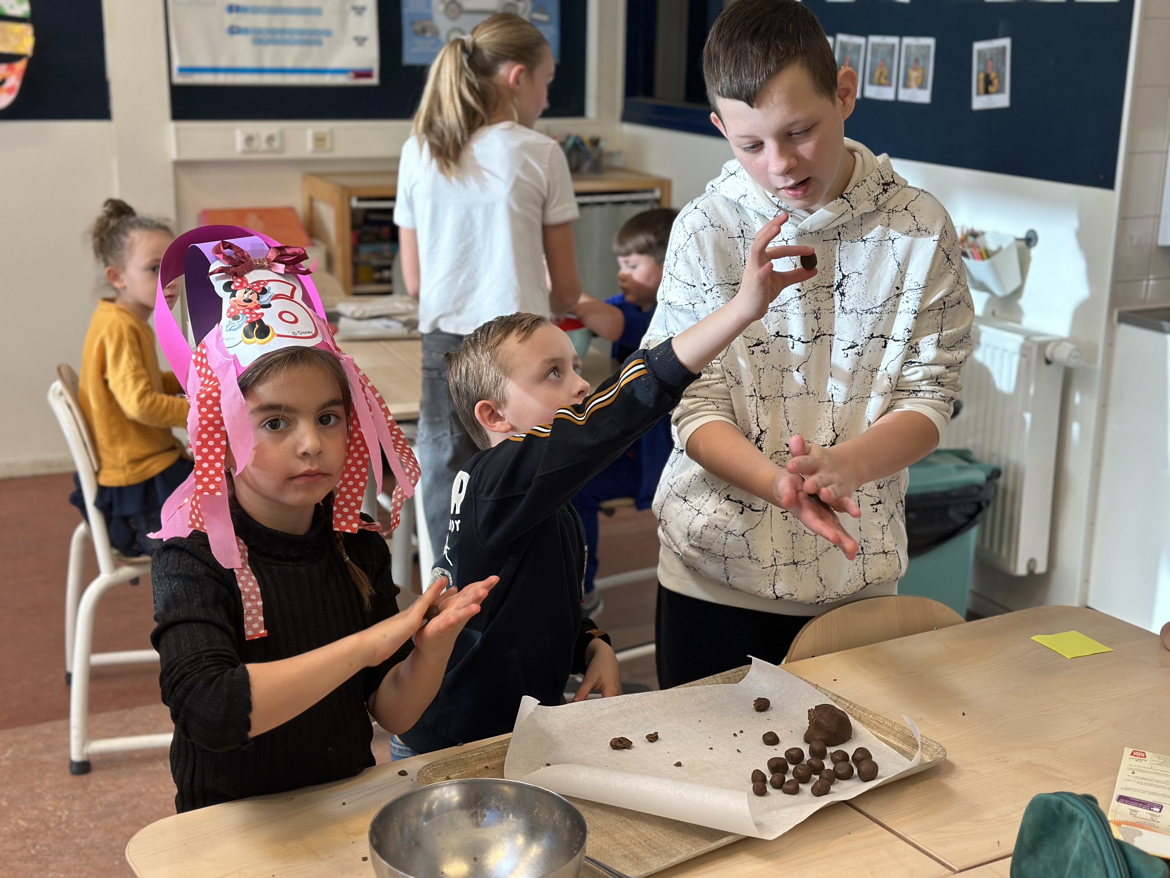 Pepernoten bakken met groep 8 🫶🏽