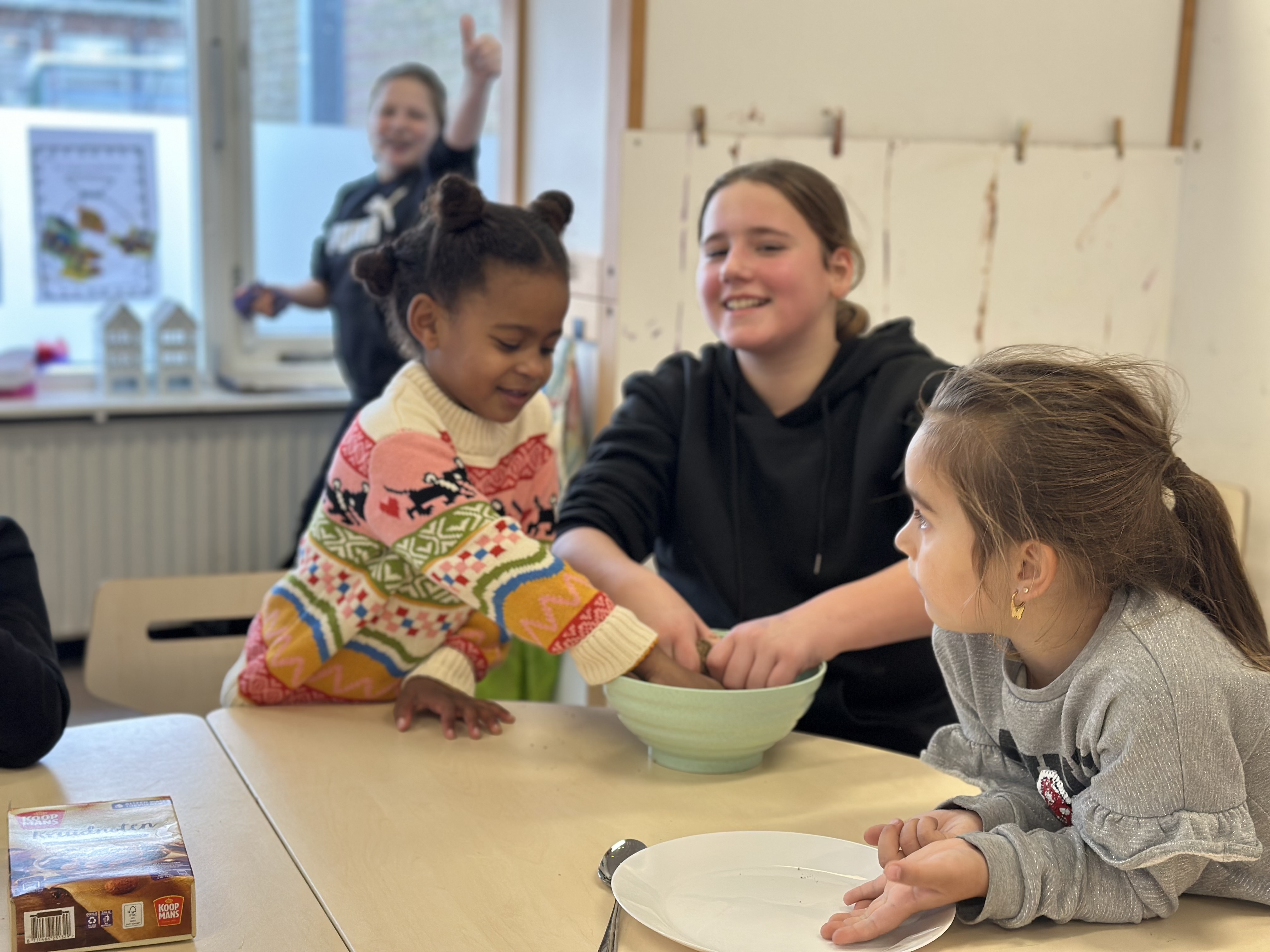Pepernoten bakken met groep 8 🧑🏼‍🍳 