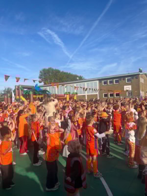 77108293-b6bc-44ad-bc2b-589fb7a3b5e6